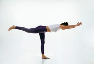 8 Yoga Asanas to add to your daily lifestyle. asan 320x218 - 8 Yoga Asanas to add to your daily lifestyle.